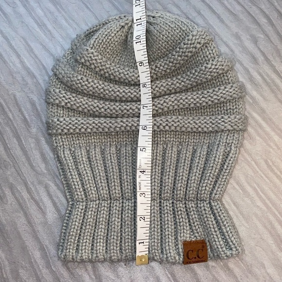 Cc exclusive beanie oversized gray woman’s great condition - Picture 4 of 5